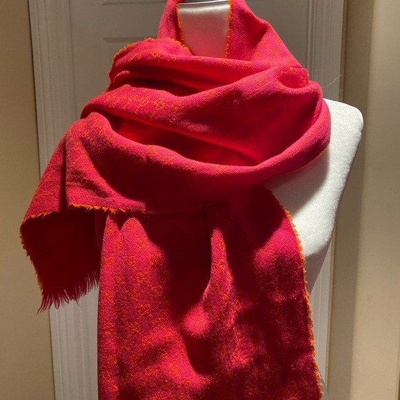Gucci Monogram Pink and Orange Wool Scarf - Picture 2 of 6